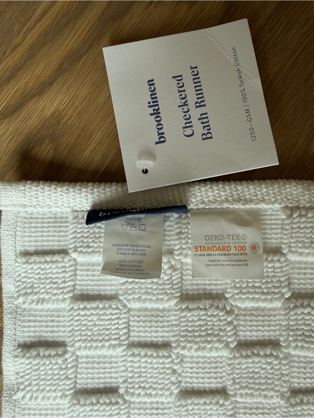 Brooklinen White Checkered Bath Mat and Runner - Picture 3 of 9